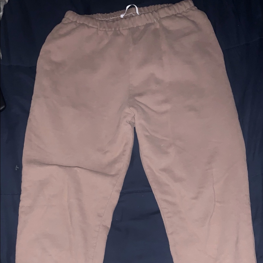 Women’s beige/tan sweatpants! ✨